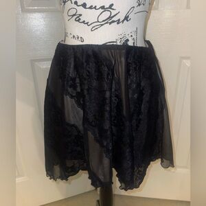 BNWT Forever 21 size L Elegant Black Lace Skirt